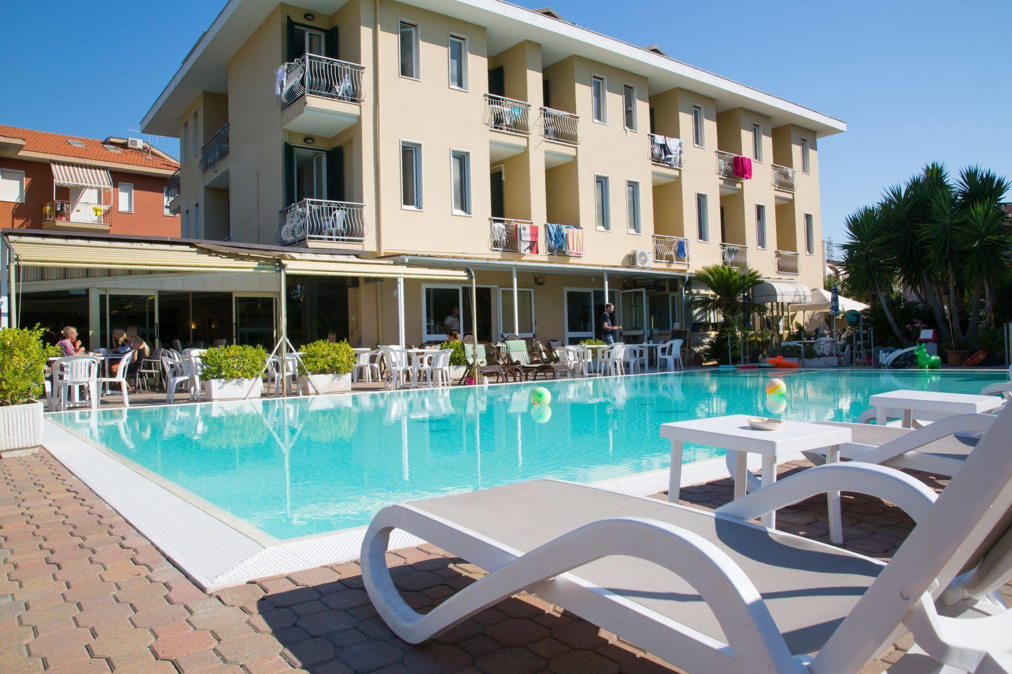 Hotel Delle Mimose Diano Marina Exteriér fotografie
